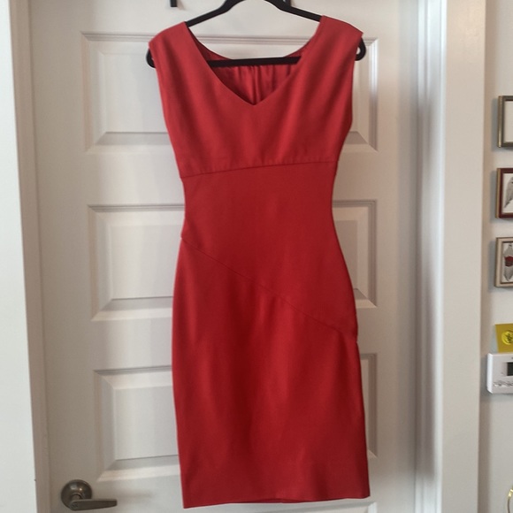 Diane von Furstenburg JORI dress- size 4 in red - Picture 3 of 6